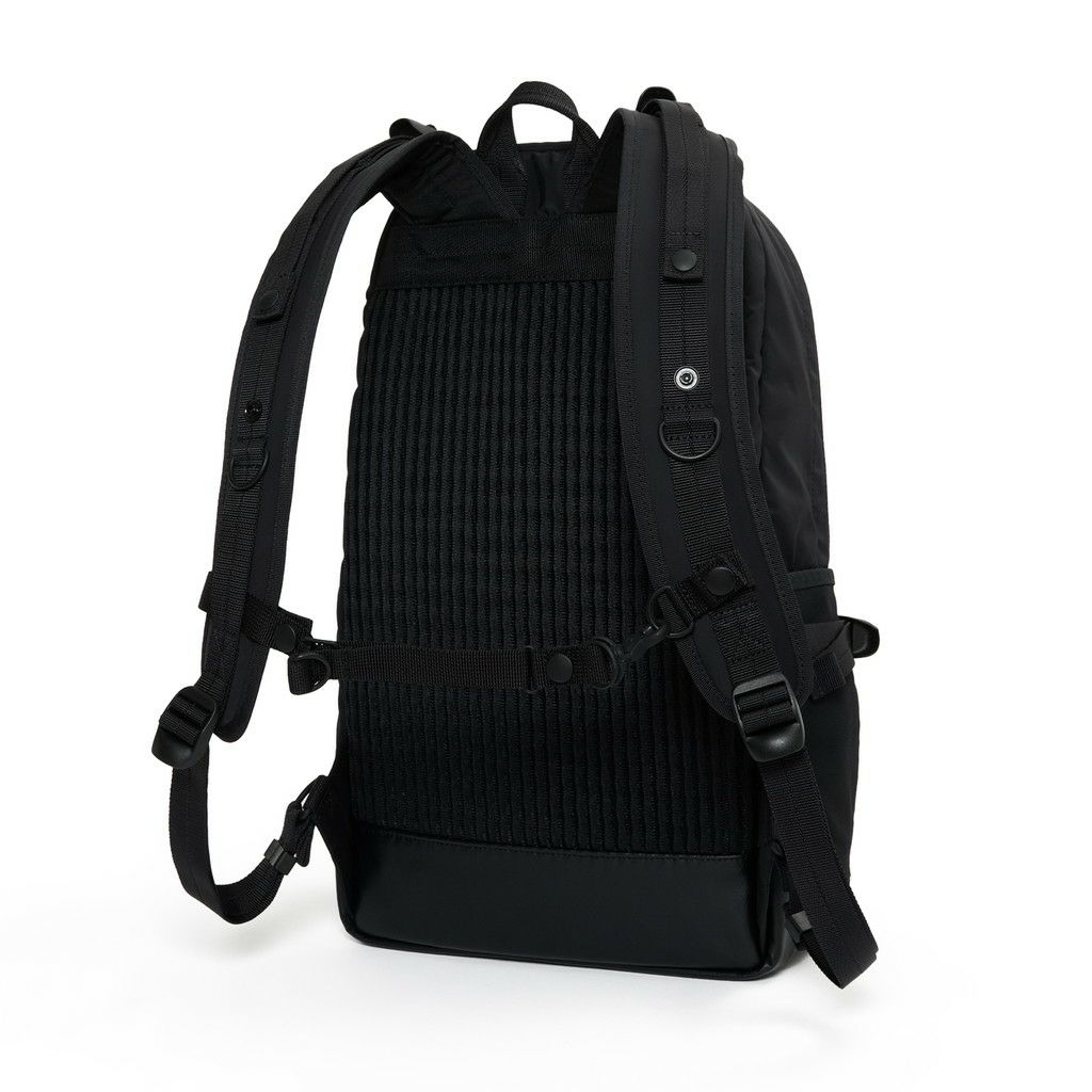 PORTER MONOCHROME